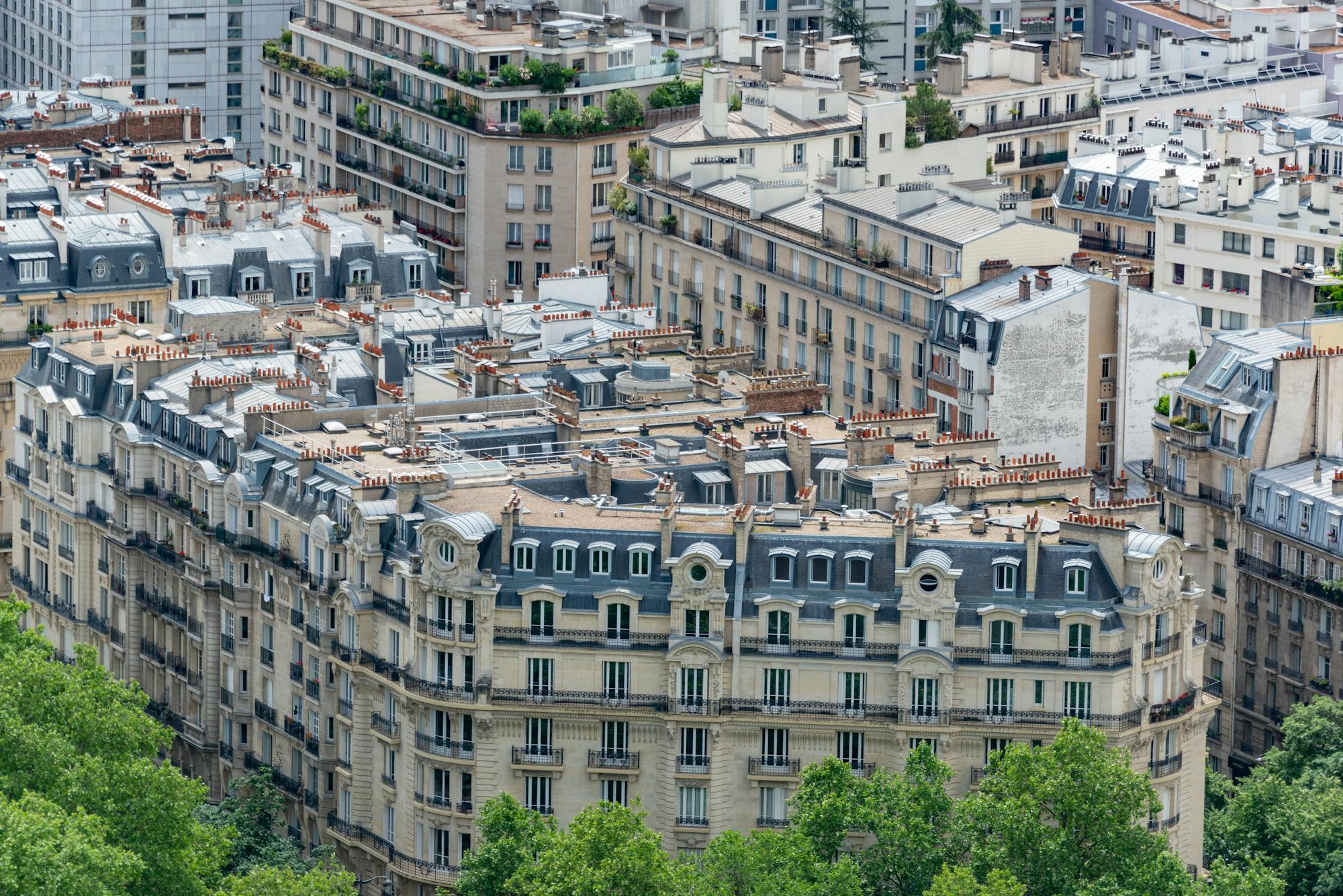 La surélévation immobilière à Paris : créer de la valeur en hauteur